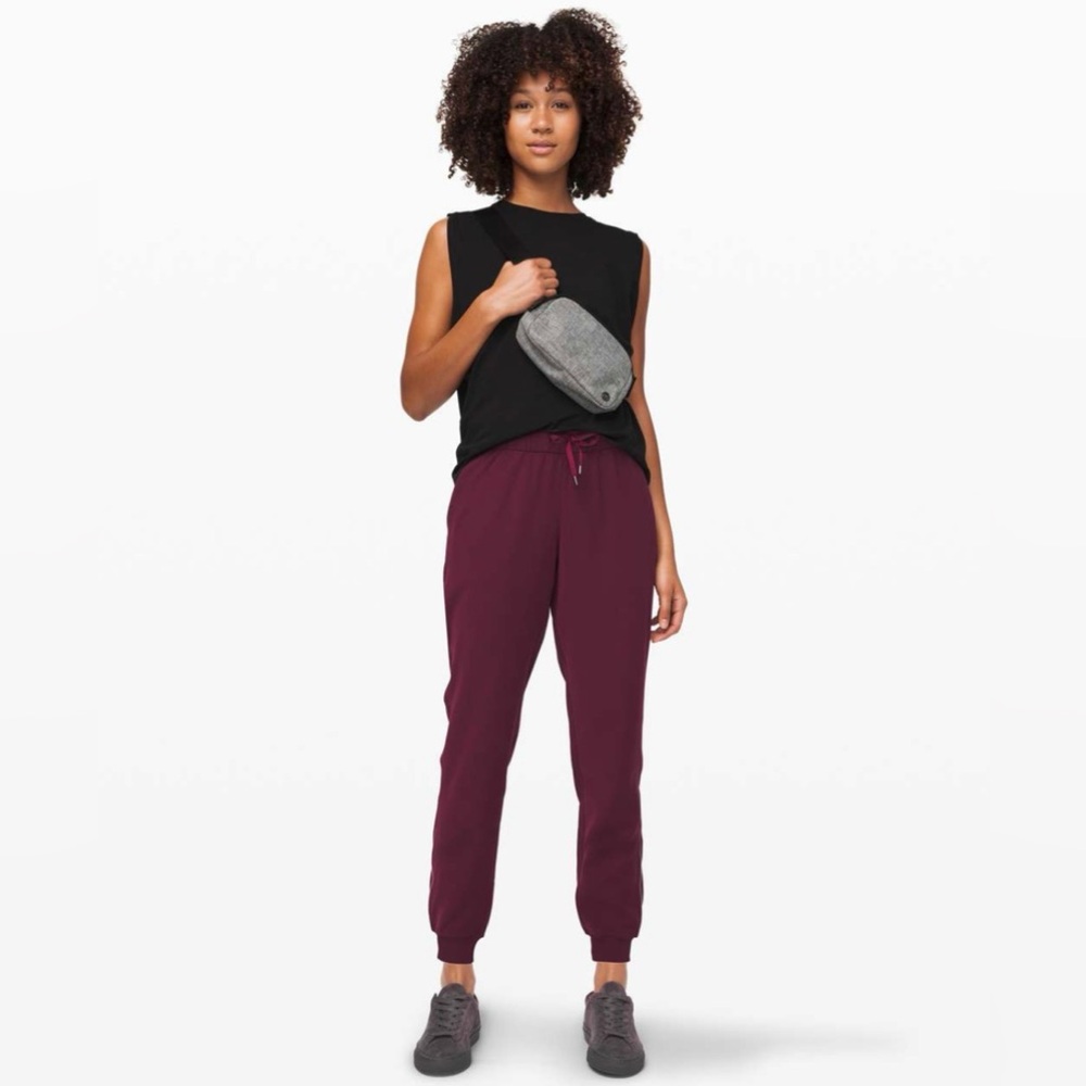 Lululemon On the Fly Jogger